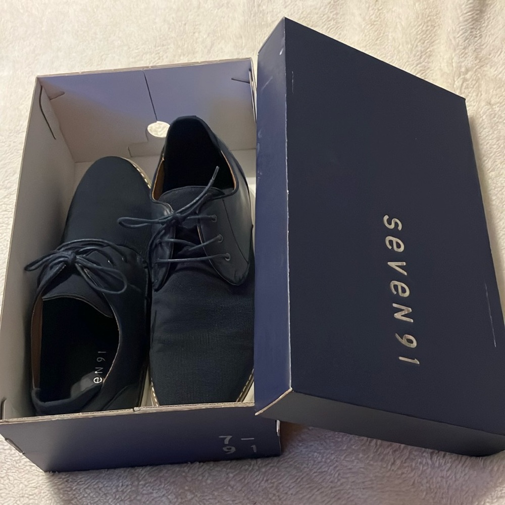 Navy Blue Minimalist Oxfords Sleek Design
